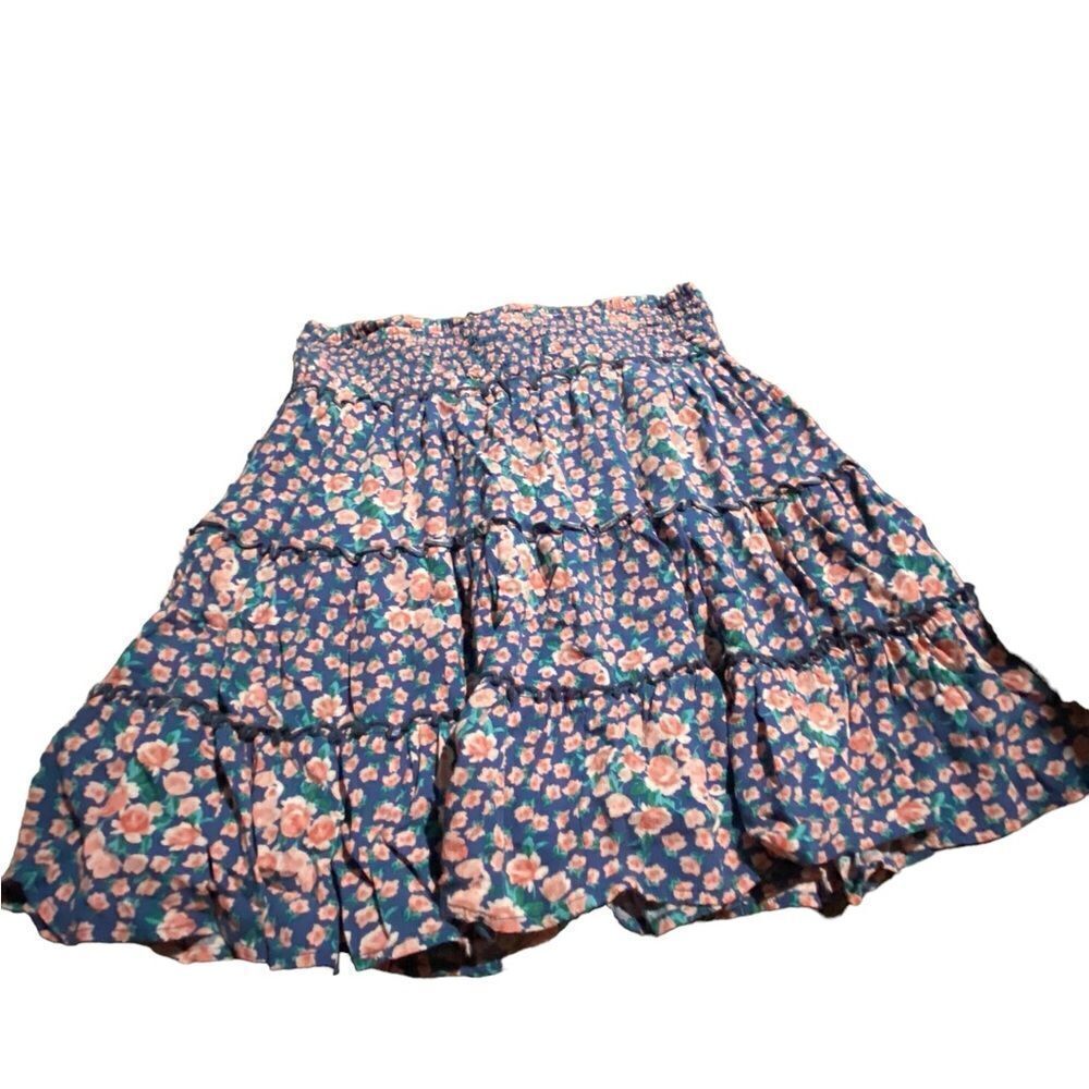 American Eagle outfitters size medium skirt excellent like new core look